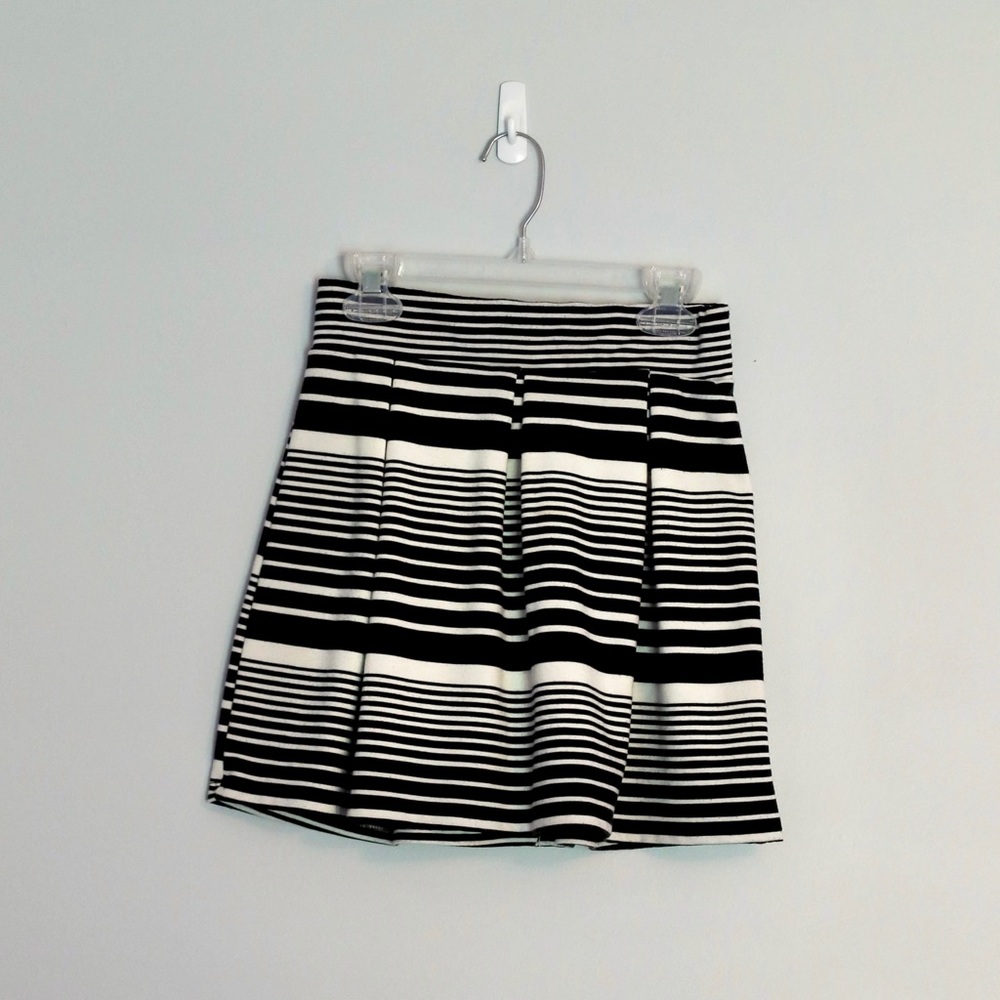 Living Doll A-Line Pleated Striped Skirt, Size XS